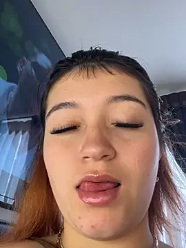 Snapshot of Karina_Leon chatting on July 2026 05:37:02 PM Karina Leon online show from July 2026 05:37:02 PM