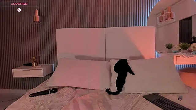 Zoewhitte online show from November 2025 12:42:02 AM