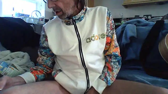 Snapshot of Grower_and_shower chatting on April 2026 04:15:02 PM Grower and shower online show from April 2026 04:15:02 PM