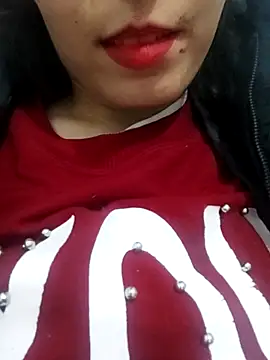 Snapshot of saraaxx1 chatting on March 2025 08:34:01 PM saraaxx1 online show from March 2025 08:34:01 PM