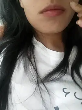 Snapshot of saraaxx1 chatting on October 2025 04:04:01 PM saraaxx1 online show from October 2025 04:04:01 PM