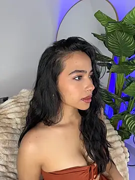  Emily Thompson  online show from June 2026 02:25:05 AM