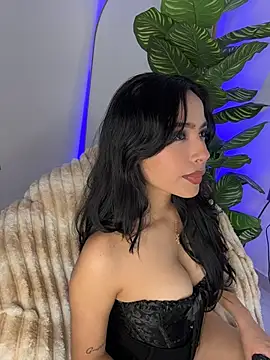  Emily Thompson  online show from July 2026 01:23:02 AM