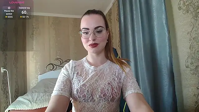 Snapshot of Leila_Kissyu chatting on May 2026 02:13:01 PM Leila Kissyu online show from May 2026 02:13:01 PM
