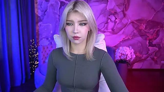 SelenaIris online show from September 2025 06:06:02 AM