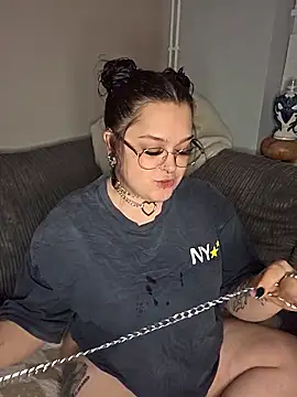 Snapshot of Saucy-Serenity chatting on October 2025 08:48:02 PM Saucy-Serenity online show from October 2025 08:48:02 PM