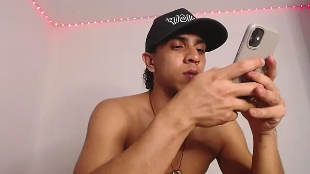 Snapshot of Monkey_uchiha777 chatting on February 2026 02:38:01 AM Monkey uchiha777 online show from February 2026 02:38:01 AM