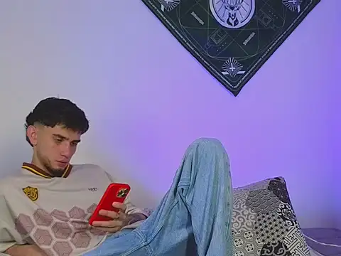 samevansx  online show from October 2025 01:09:02 PM