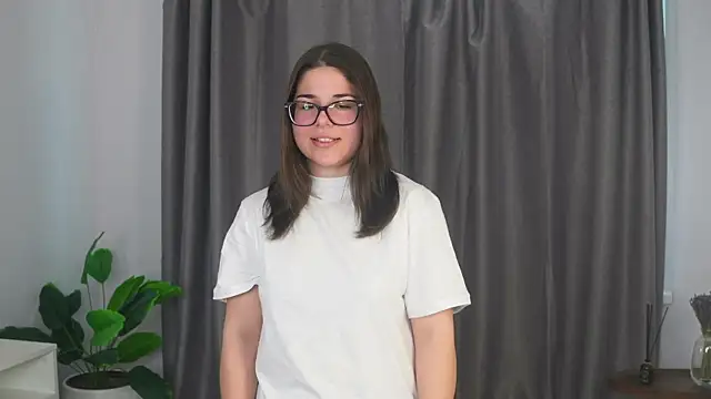 FloraBanford online show from March 2025 07:57:01 AM