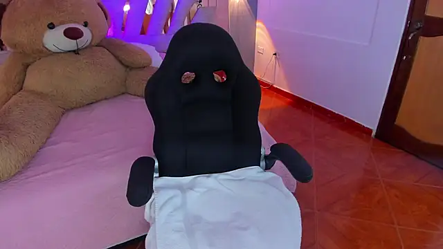 MaddyCrofft online show from March 2025 11:34:02 AM