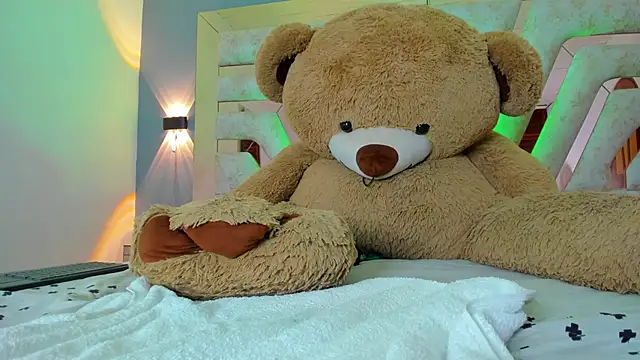 MaddyCrofft online show from March 2025 05:05:02 PM