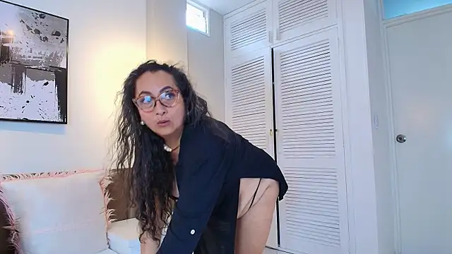 AlessandraLeroy online show from June 2026 02:33:01 PM