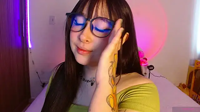 Oliviargf online show from April 2026 02:33:01 PM