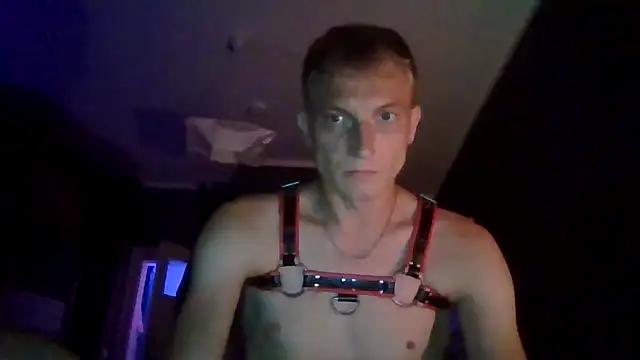 MaxPovelXL online show from August 2026 07:02:02 PM