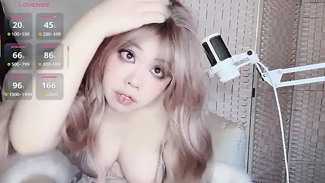 Cocobee online show from December 2025 05:08:02 PM