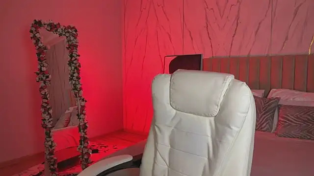  Vikky Moon  online show from November 2025 12:57:01 AM