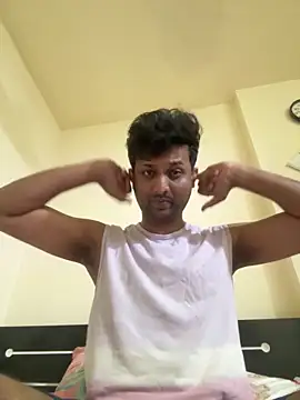 Snapshot of MIRTHICK2002 chatting on September 2025 11:47:01 AM MIRTHICK2002 online show from September 2025 11:47:01 AM