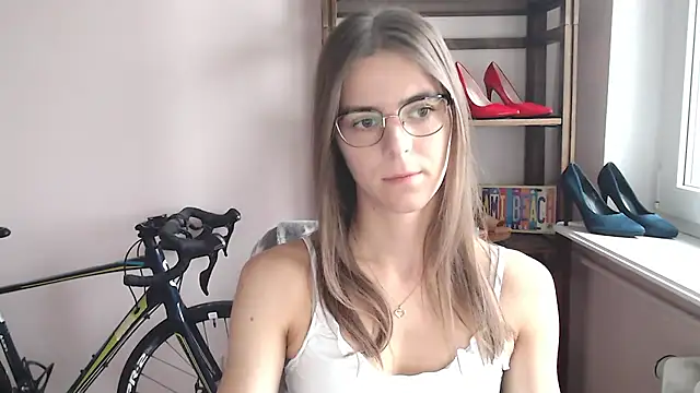 Snapshot of love_megi chatting on April 2026 06:27:01 AM love megi online show from April 2026 06:27:01 AM