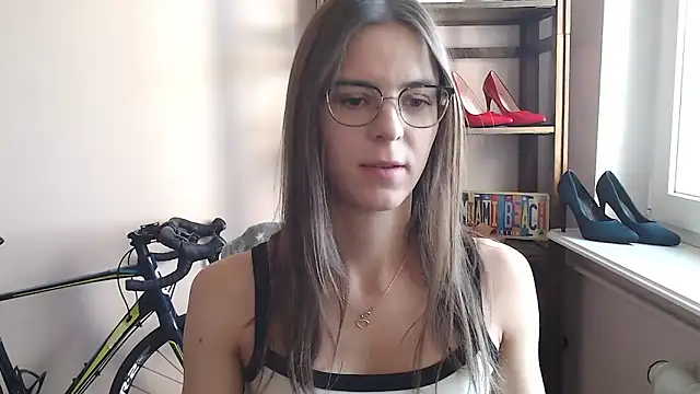 Snapshot of love_megi chatting on May 2026 06:29:02 AM love megi online show from May 2026 06:29:02 AM
