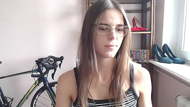 Snapshot of love_megi chatting on May 2026 01:27:02 PM love megi online show from May 2026 01:27:02 PM