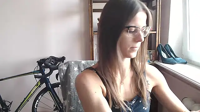 Snapshot of love_megi chatting on June 2026 01:24:02 PM love megi online show from June 2026 01:24:02 PM