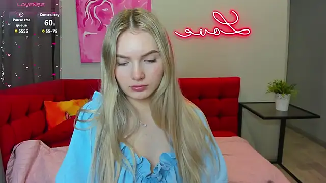 Snapshot of EvelineAmore chatting on July 2026 01:42:01 AM EvelineAmore online show from July 2026 01:42:01 AM