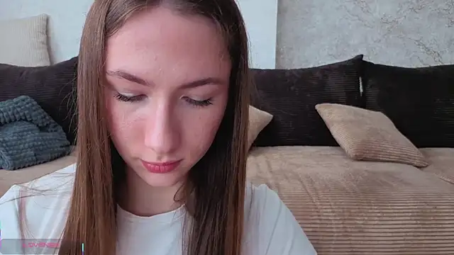 Kira mindnes online show from April 2026 06:27:01 AM