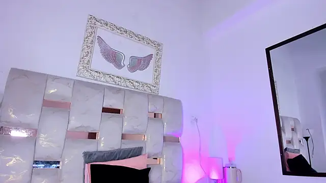 Lola Blondie online show from March 2026 11:50:01 AM