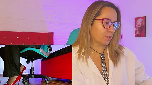 weet Evans    online show from October 2025 03:07:01 AM