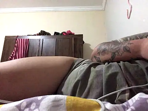 babyluzzy online show from November 2025 03:06:01 AM