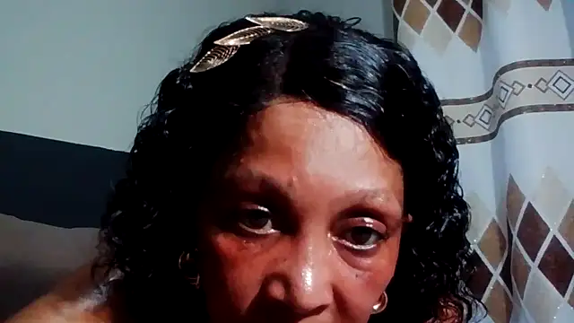 JuicyBigClitt online show from October 2025 04:04:01 PM