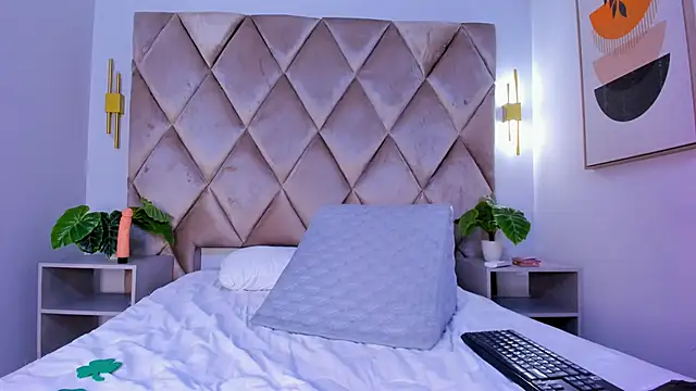 lucianasmith  online show from March 2025 04:22:01 PM