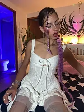 Lia Valmont online show from April 2026 11:42:01 PM