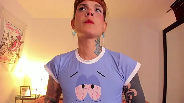 Alessamoth online show from October 2025 07:49:01 PM