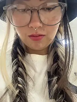 VictoriaGerard Pink online show from October 2025 04:41:01 PM