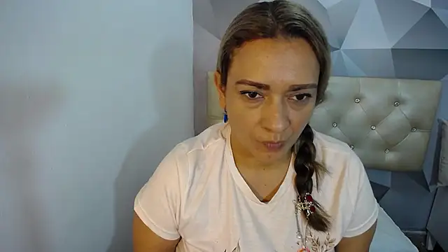 Milf-Prettyboobs online show from December 2025 06:23:01 PM