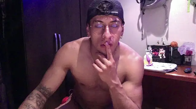 Thiago Happy online show from March 2025 04:16:02 AM