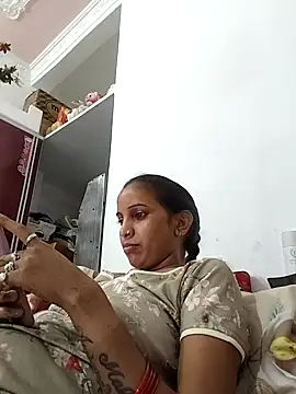 Snapshot of Hotty-Nidhi chatting on October 2025 06:20:01 PM Hotty-Nidhi online show from October 2025 06:20:01 PM