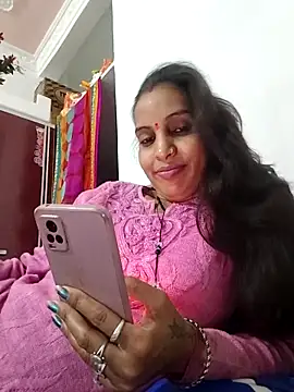 Hotty-Nidhi online show from October 2025 03:36:01 PM