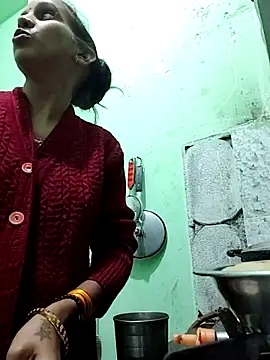 Hotty-Nidhi online show from November 2025 03:22:01 PM