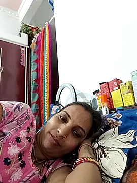 Snapshot of Hotty-Nidhi chatting on April 2026 05:46:01 PM Hotty-Nidhi online show from April 2026 05:46:01 PM