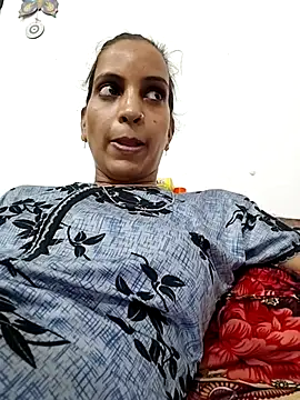 Snapshot of Hotty-Nidhi chatting on May 2026 04:40:01 AM Hotty-Nidhi online show from May 2026 04:40:01 AM
