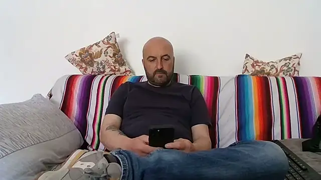 maxxxio12 online show from April 2026 11:42:01 AM