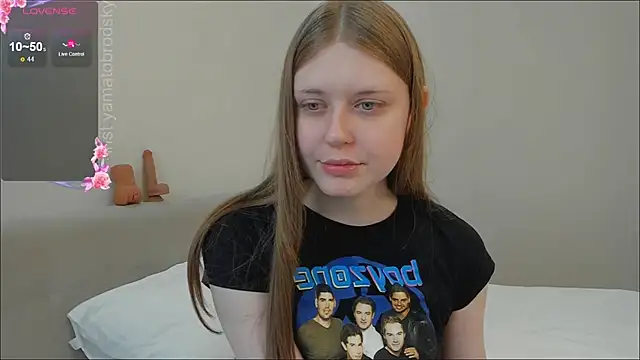 YamatoBrodsky online show from October 2025 05:50:02 AM