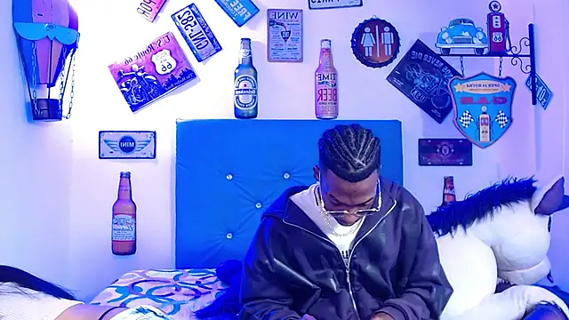 lili roussi online show from November 2025 11:16:02 PM