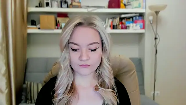 Kara Smith  online show from October 2025 10:10:01 PM