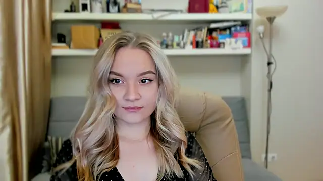 Kara Smith  online show from October 2025 11:06:02 PM