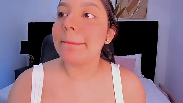 dullce77 online show from February 2026 07:33:02 PM