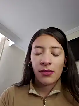 HOLY DOLL online show from October 2025 08:39:01 PM