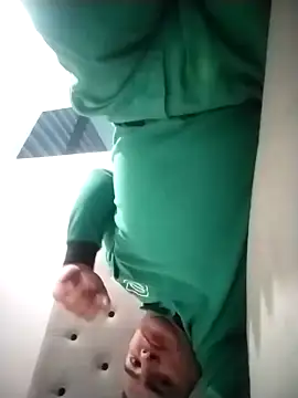 Snapshot of Andy-rtg chatting on November 2025 01:49:01 AM Andy-rtg online show from November 2025 01:49:01 AM